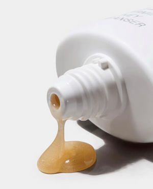 iS Clinical – Warming Honey Cleanser
